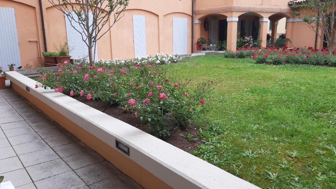 A Casa San Pietro - Bilocale Centro Storico - Cyclist-Friendly Apartment Castel San Pietro Terme Exterior photo